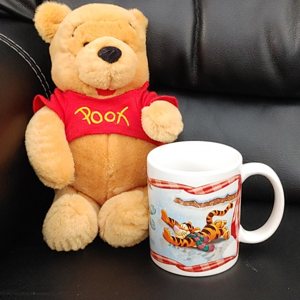 Disney Winnie & Friends Christmas Mug